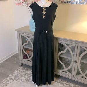 Alfani black sleeveless maxi dress with pleated skirt and belt size M